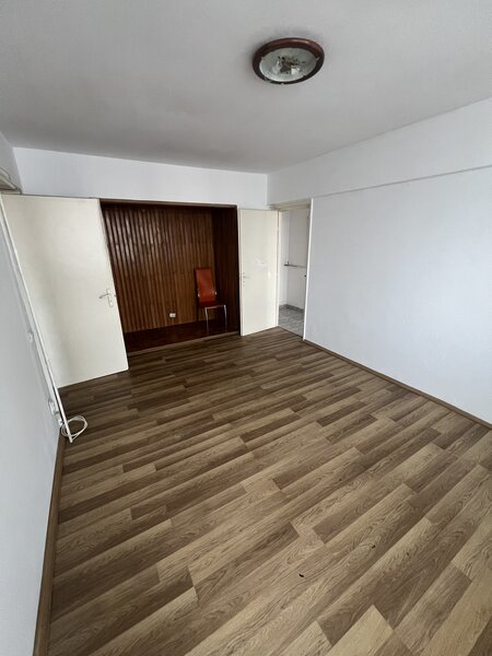 Stefan Cel Mare, Dorobanti, bloc Perla,